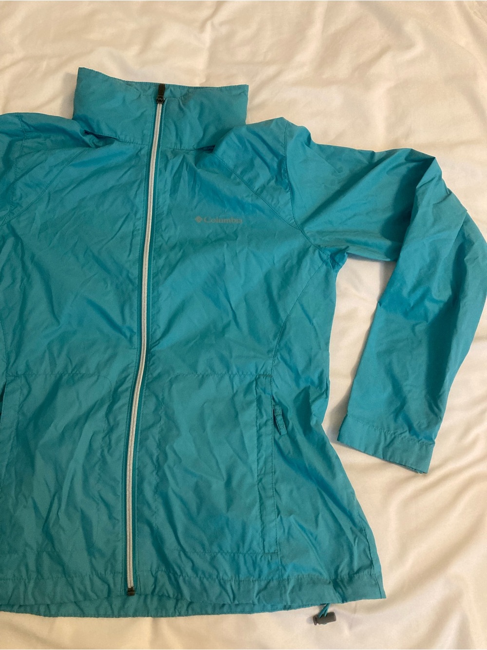 Columbia women’s Teal Blue Lightweight Packable Rain Jacket Medium